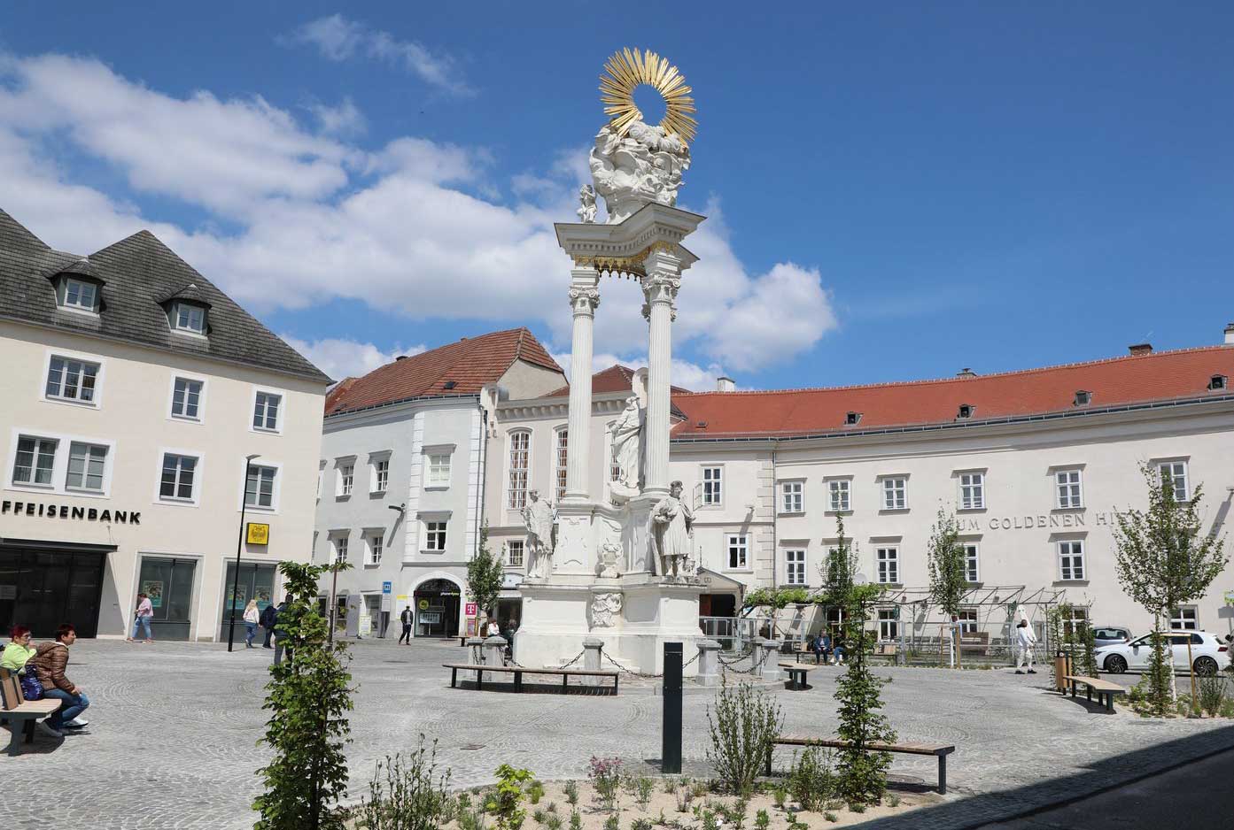 Dreifaltikgeitsplatz Krems V1